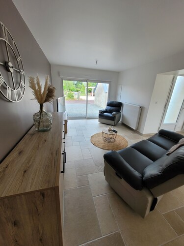 House located in a quiet cul-de-sac, close to the dunes.