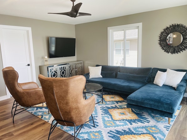 Smart TV, DVD player, books