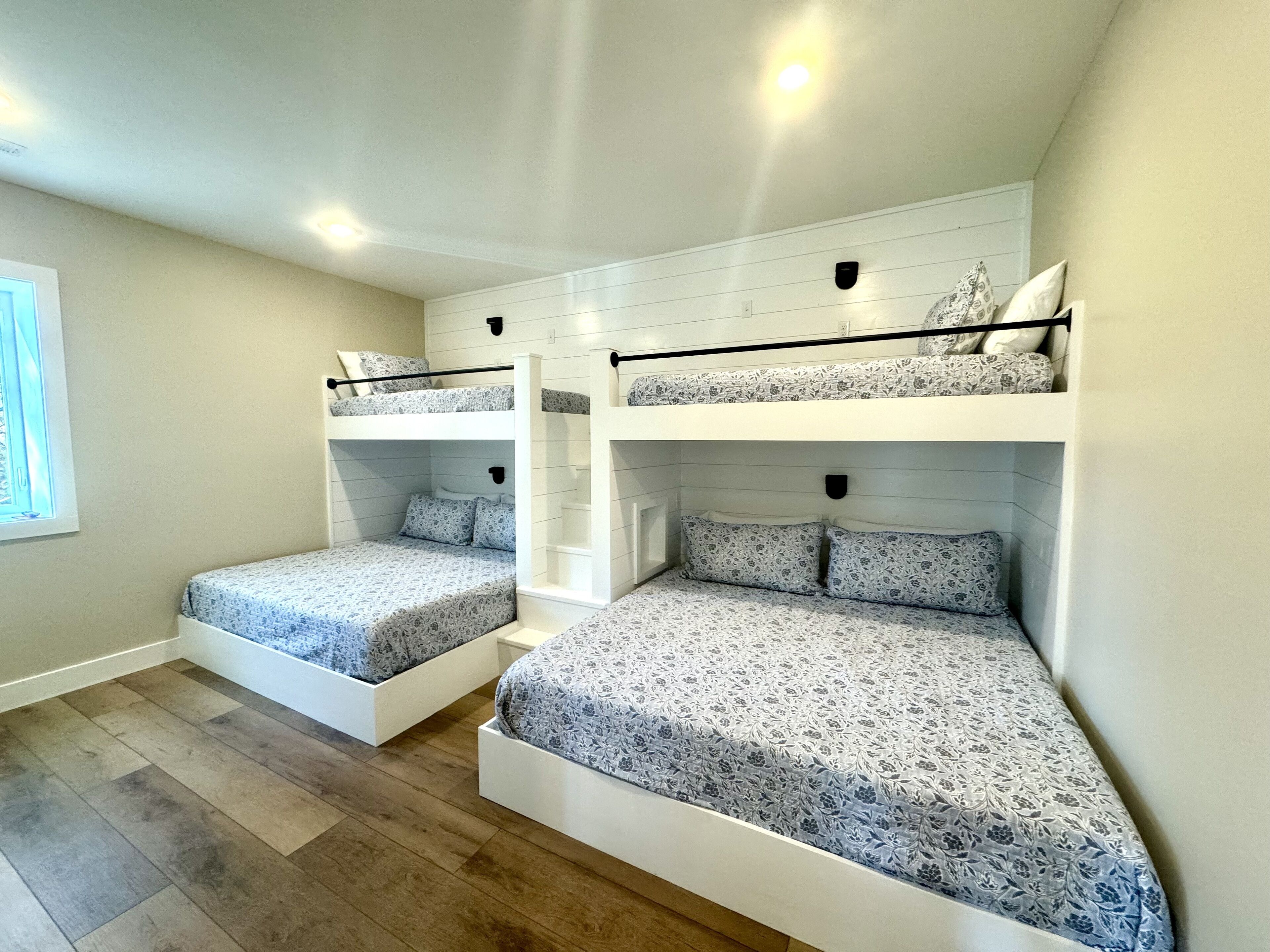 Norris Lake Front Luxury Private Dock w\/Slide, La Follette, TN