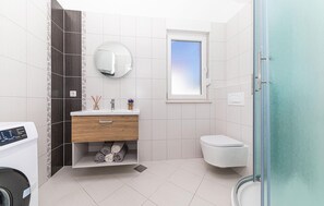 Bathtub, hair dryer - Nice apartment in Marina with WiFi (Marina)