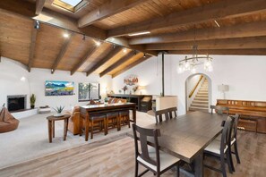 Dining - Close to Trails! Hot Tub, Fire Pit, Putting Green! (Sedona)