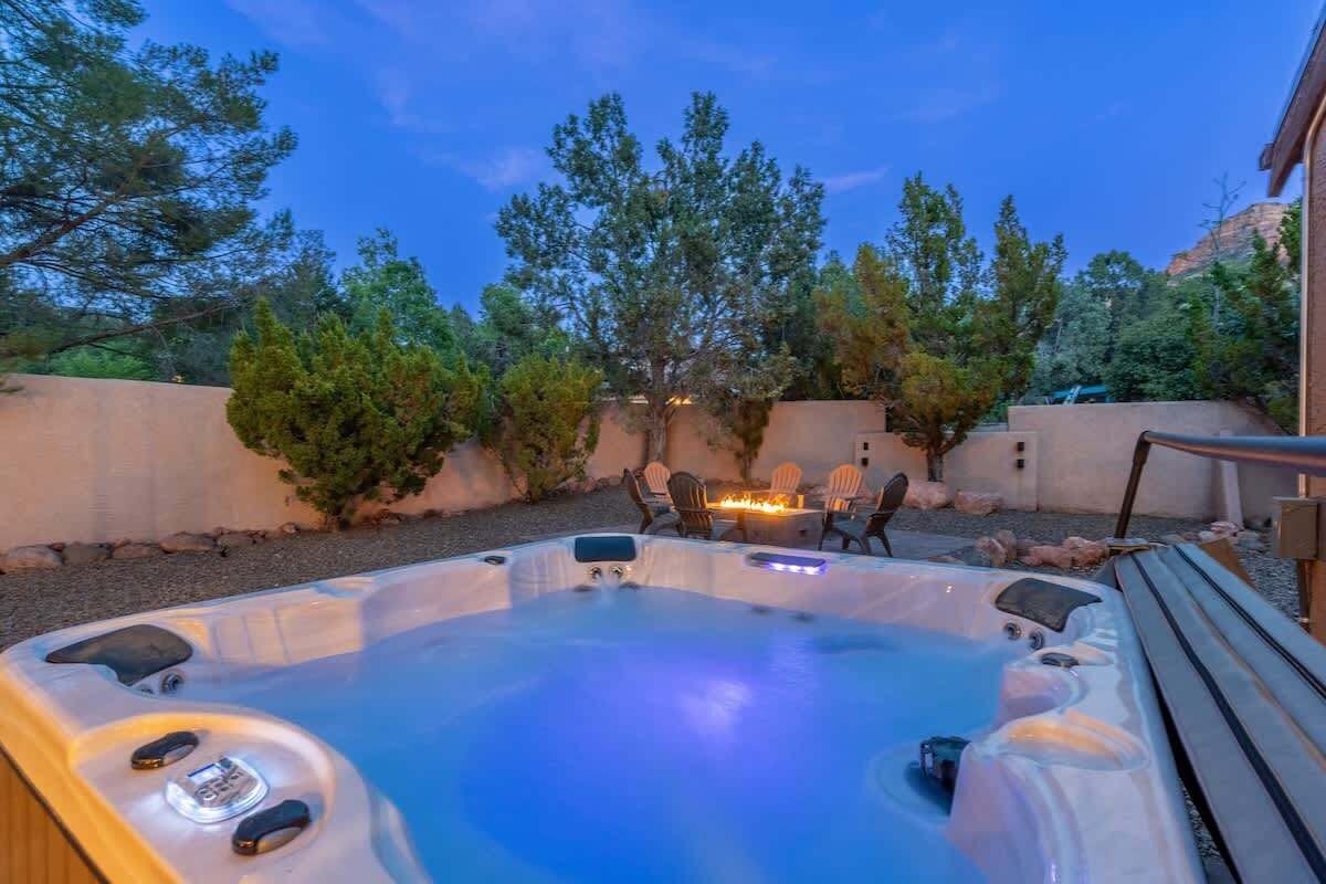 Outdoor spa tub