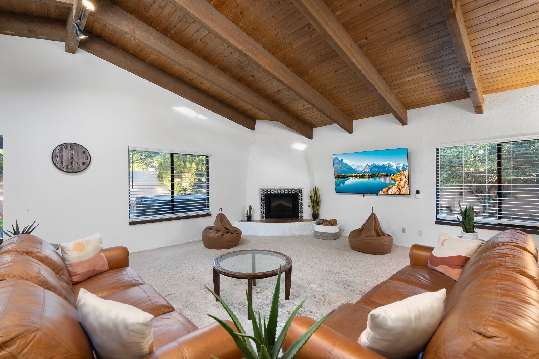 Smart TV, fireplace, offices