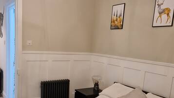 1 bedroom, desk, iron/ironing board, WiFi