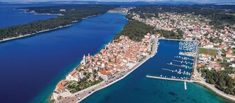 Gemütliches Zuhause in Rab mit WLAN