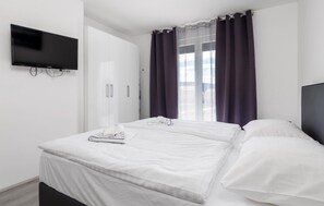 4 bedrooms, in-room safe, travel crib, free WiFi