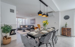 Dining - Stunning home in Plano (Plano)