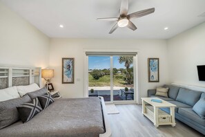 2 bedrooms, desk, free WiFi, bed sheets - Shore to Please! Laguna Beach, Fl. Pet friendly! Across the street to the beach (Panama City Beach)