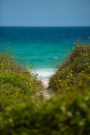Beach nearby, sun-loungers, beach towels