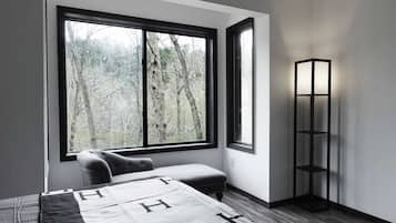 3 bedrooms, iron/ironing board, travel crib, free WiFi