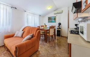 TV - Gorgeous apartment in Pula with WiFi (Pula)