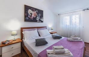 1 bedroom, free WiFi, bed sheets