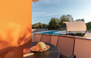 Outdoor dining - Gorgeous home in Bibinje (Bibinje)