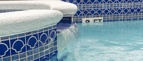 Piscine extérieure, piscine chauffée