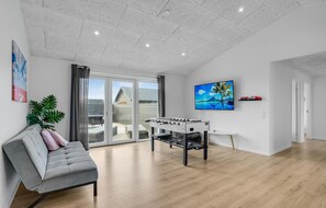 Smart TV, table football, ping pong - Lovely home in Thisted with sauna (Thisted)