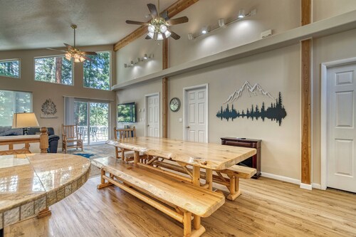 Holiday Tree House - with community pool & golf!