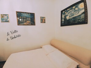 2 habitaciones, escritorio, tabla de planchar con plancha y wifi gratis