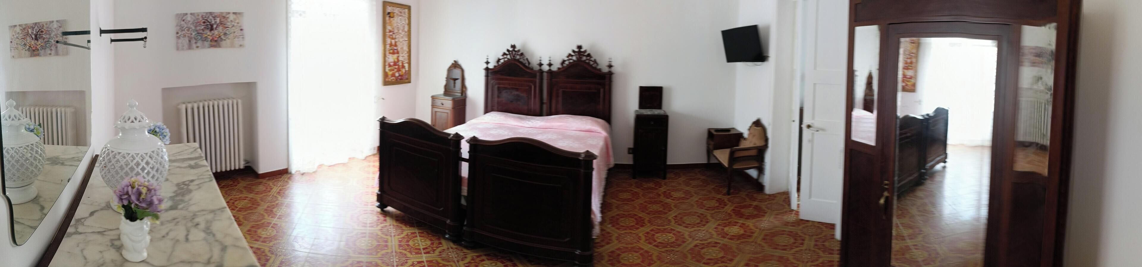 2 Schlafzimmer, Schreibtisch, Bügeleisen/Bügelbrett, kostenloses WLAN