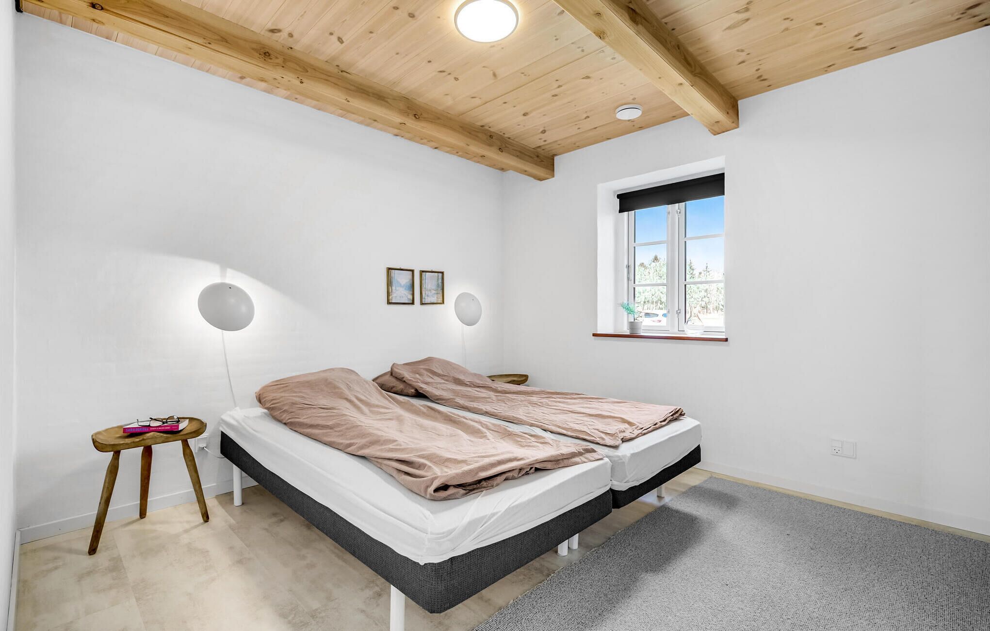 3 bedrooms, travel crib, WiFi (free)