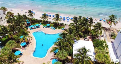 5 Stars Oceanview Penthouse - direct access to the Beach, Direct Ocean/...