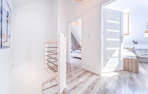 2 bedrooms, travel crib, free WiFi, bed sheets - 2 bedroom beautiful home in Nowecin (Nowecin)