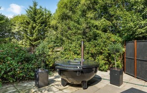 مغطس سبا خارجي