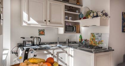 GOLD AREZZO CENTER APARTMENT