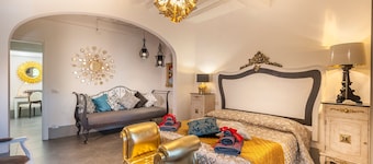 GOLD AREZZO CENTER APARTMENT