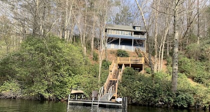 Serene Lakefront Cabin with Dock/Kayaks/Canoe & Fire Pit!!
