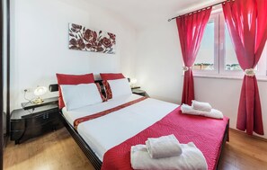 2 bedrooms, free WiFi, bed sheets - Gorgeous apartment in Pula with WiFi (Pula)