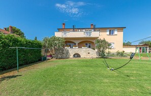 Property grounds - Gorgeous apartment in Pula with WiFi (Pula)