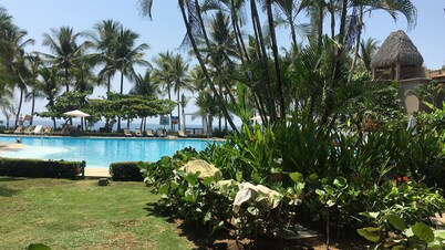 3 Bedroom Villa Oceanside in Hermosa Palms