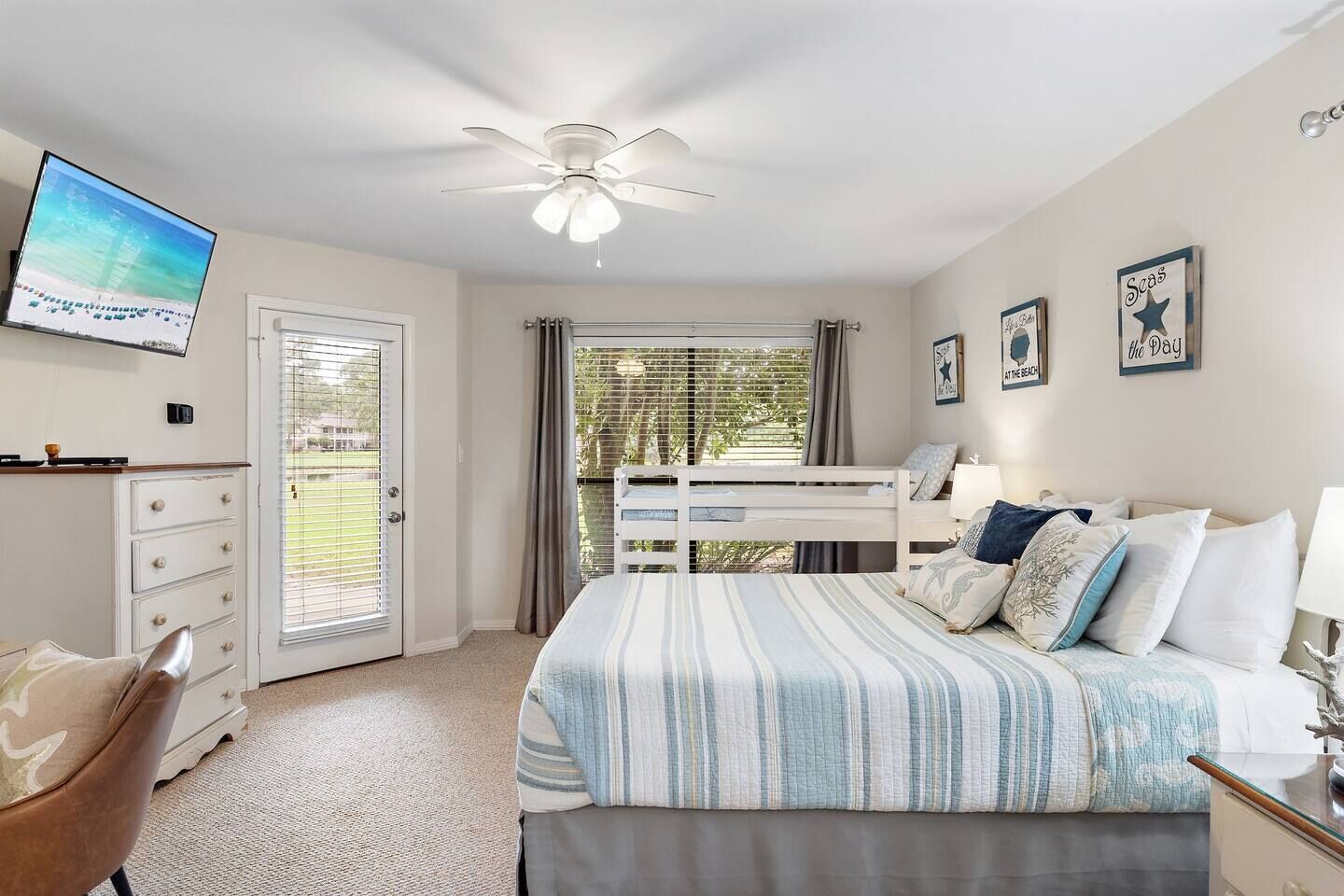 3 bedrooms, iron/ironing board, travel crib, free WiFi