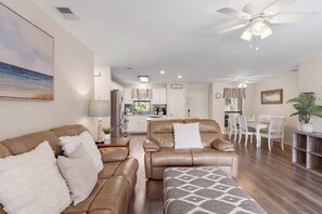 Unclassified image, 5 of 48, button