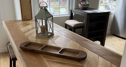 Newly renovated spacious apartment overlooking Greene NY