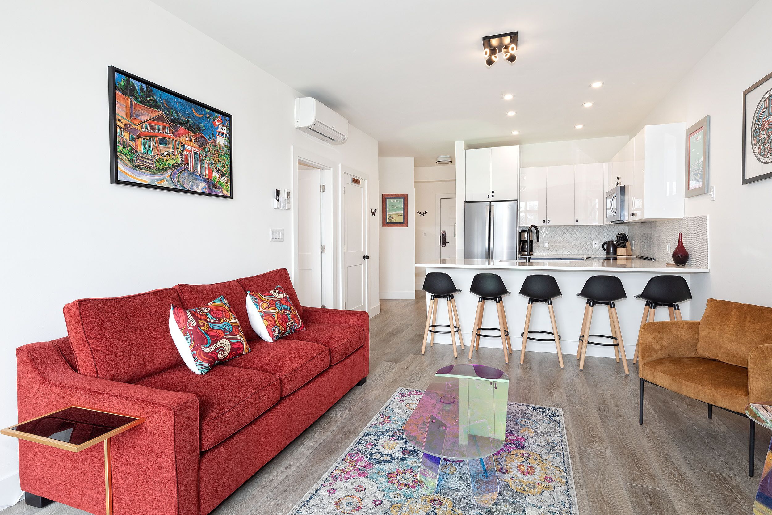 Unique 2 bed 2 bath condo in Marketplace Lodge