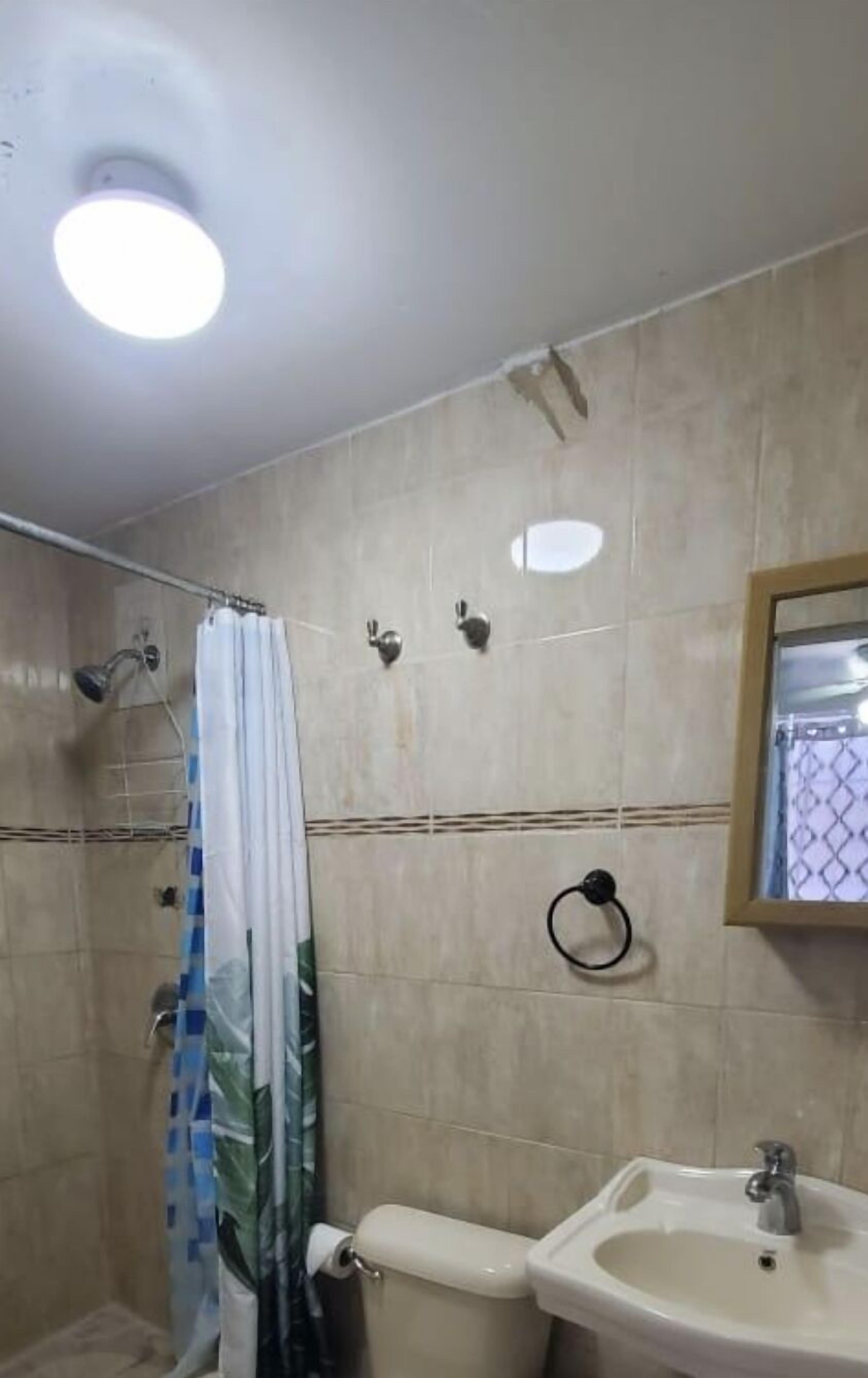 تجهيزات دش، وحدات دش مزودة بخاصية التدليك بالمياه