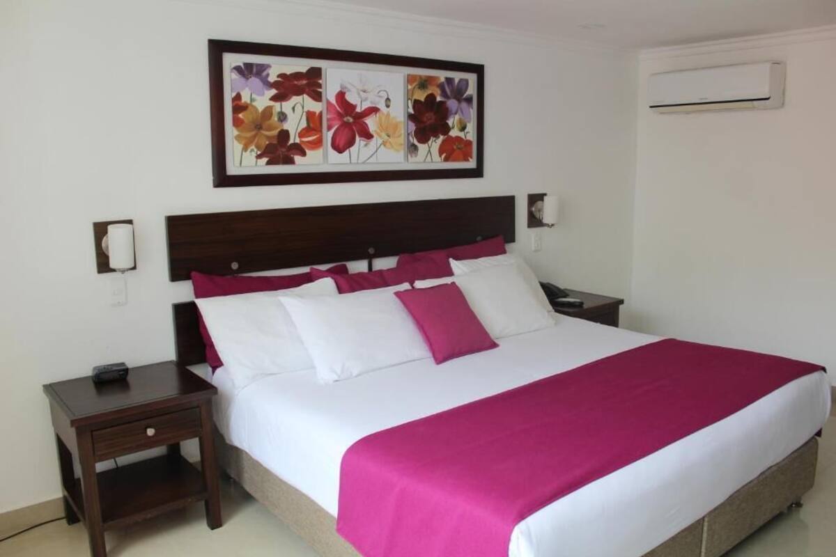 Superior Twin Room | Desk, laptop workspace, free WiFi