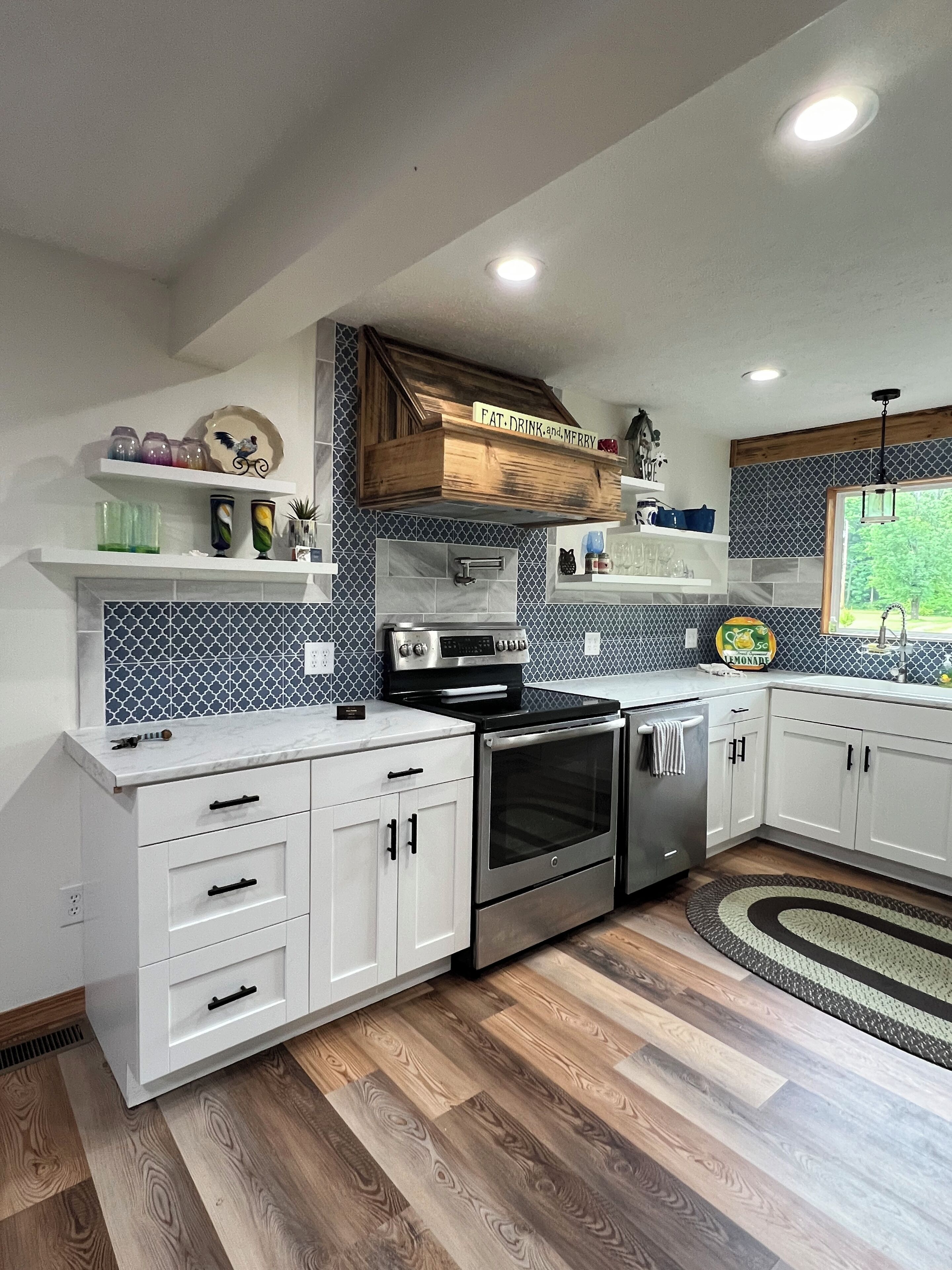 冰箱、微波炉、烤箱、炉灶