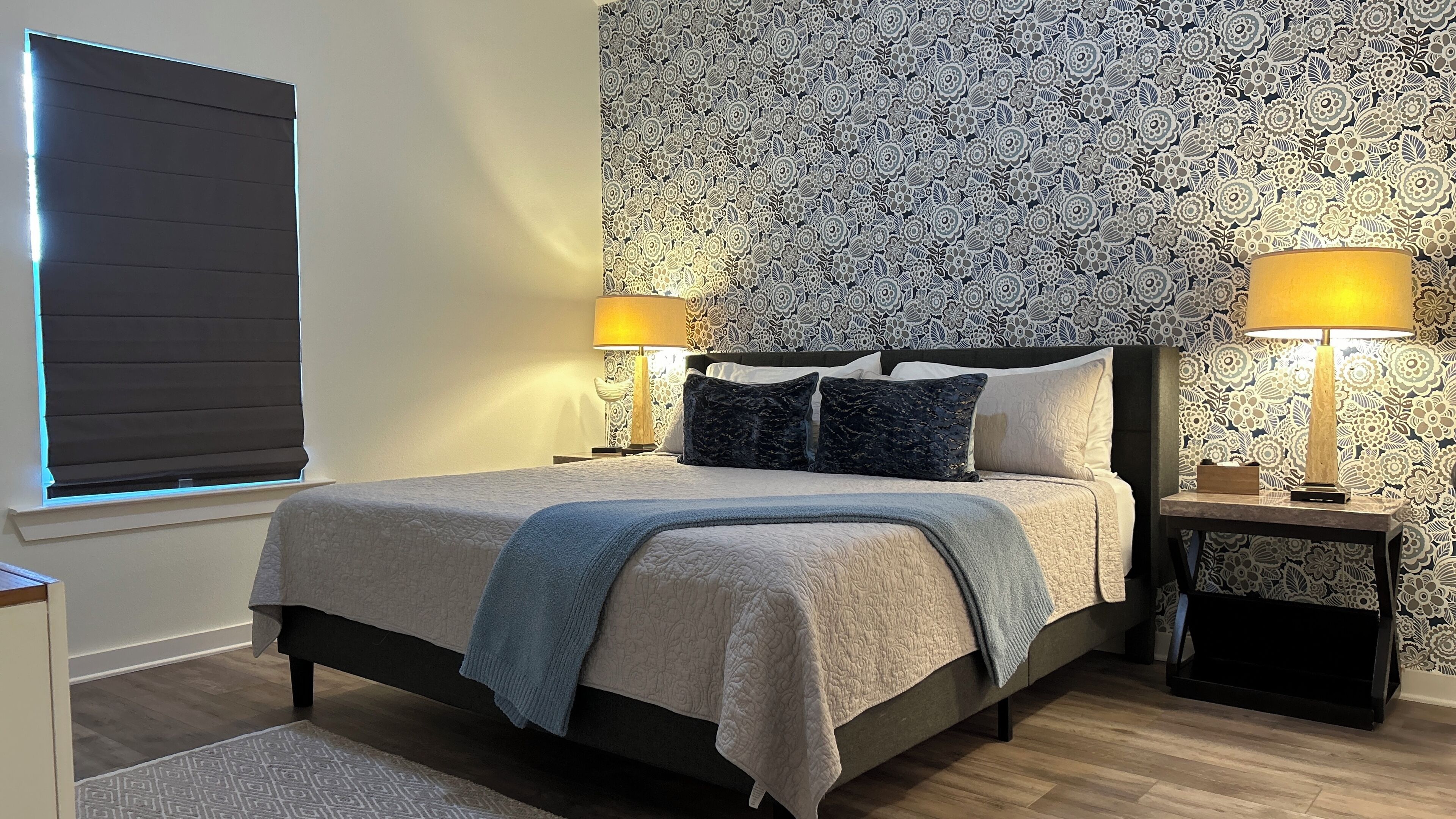 3 bedrooms, desk, iron/ironing board, travel crib