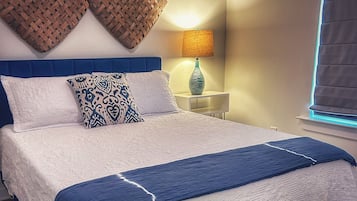 3 bedrooms, desk, iron/ironing board, travel crib