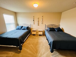 5 Schlafzimmer, Bügeleisen/Bügelbrett, kostenloses WLAN, Bettwäsche