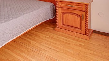2 chambres, fer et planche à repasser, Wi-Fi gratuit, draps fournis