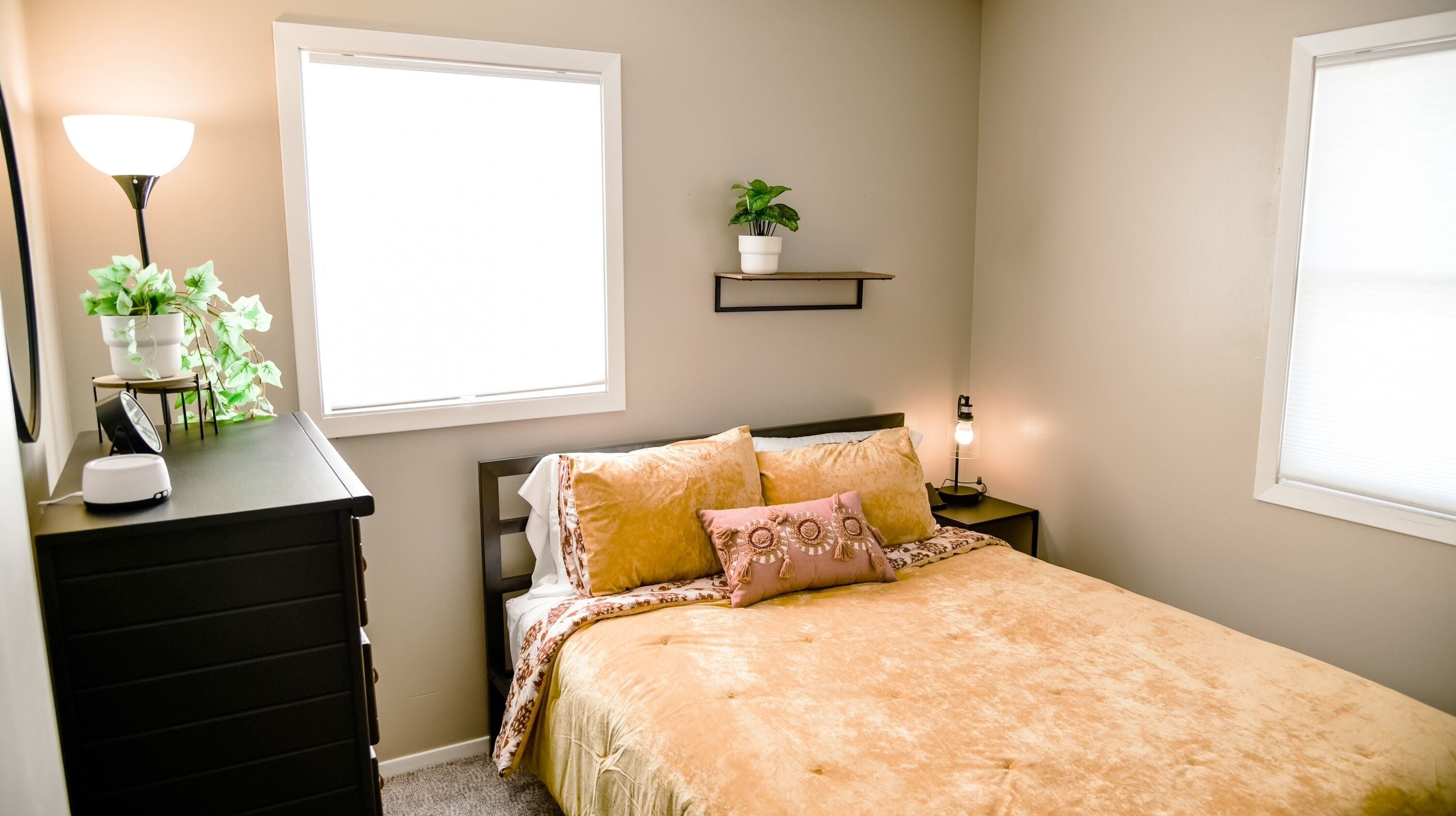  4bd2ba-Family Friendly-Pet Friendly-Long term stays welcome-Great Location 