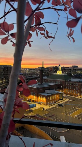 Luxury Penthouse SW DC Beautiful Views