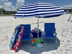 Am Strand, Liegestühle, Strandtücher