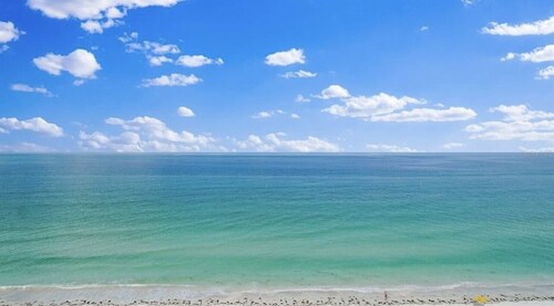 Oceanview Sunset Beach, Paddle Boards, Cooler, Chairs, Umbrella, Comfy Beds etc!