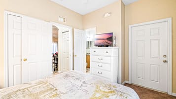 3 camere, una scrivania, ferro/asse da stiro, Wi-Fi gratuito