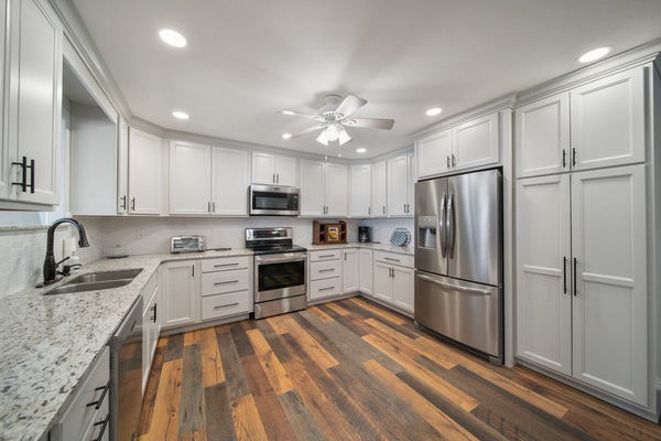 Refrigerador, microondas, horno, placa de cocina