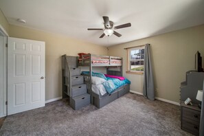 4 habitaciones, wifi gratis, ropa de cama y acceso para silla de ruedas 